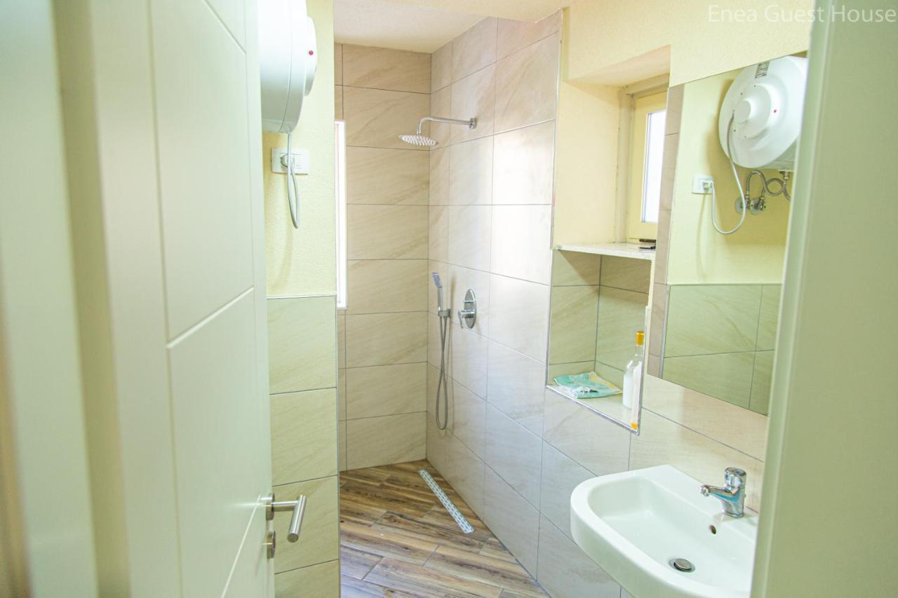 Enea'S Guest House Vlore Bagian luar foto